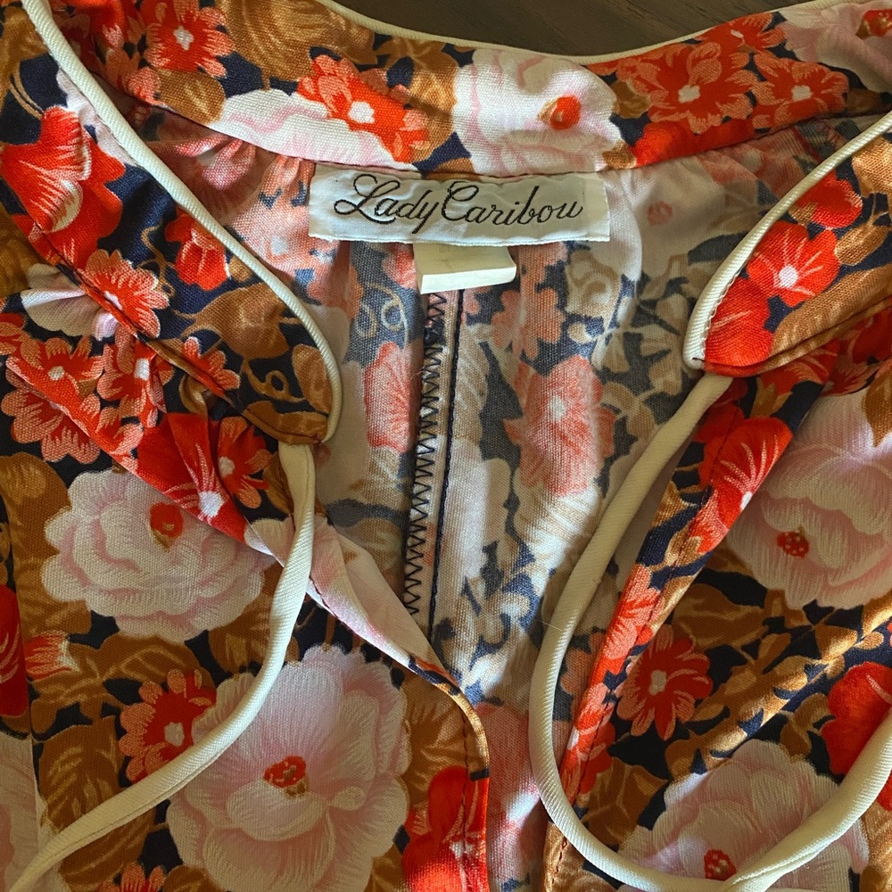 Vintage Lady Caribou floral short sleeve blouse. - Picture 3 of 5